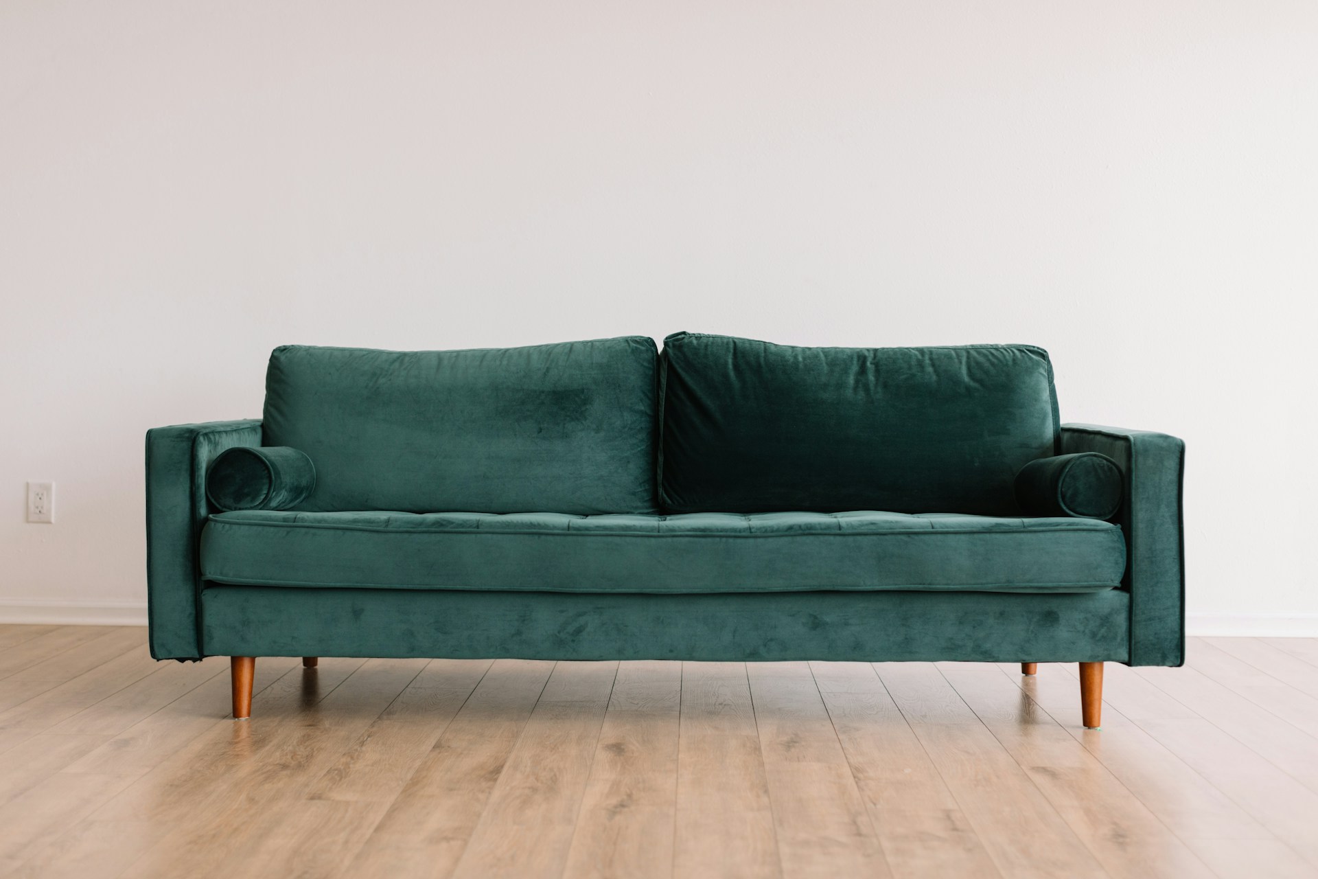 Premium Schrankmontage in moderner Wohnung