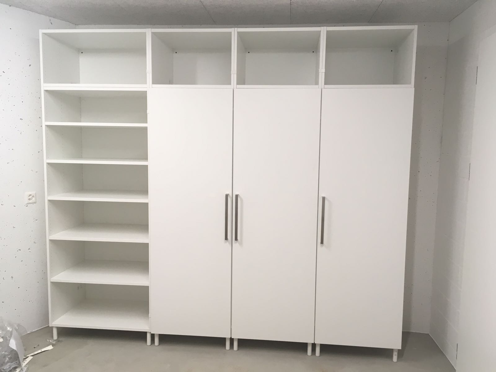 Montagearbeit im Wohnbereich